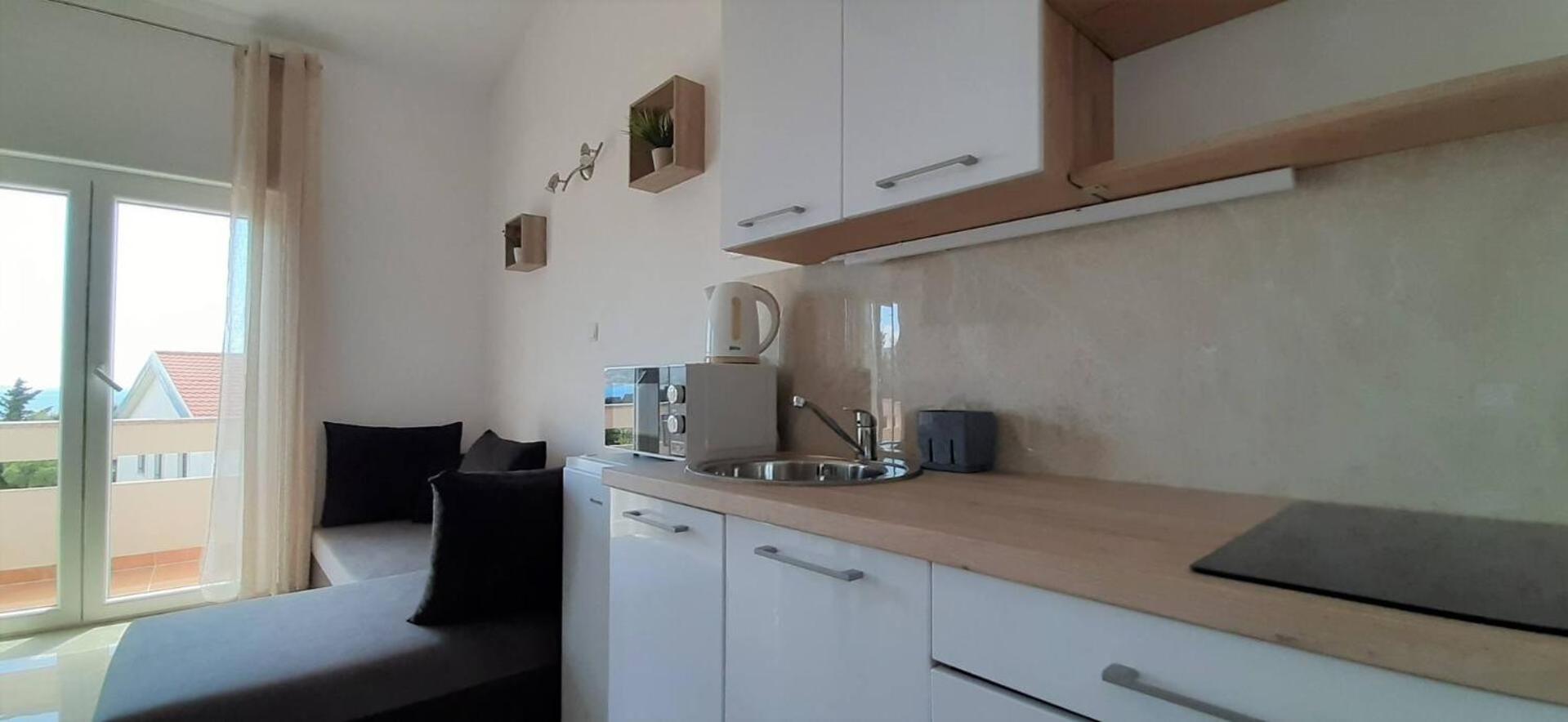 Guest House Helena Close To Beach Krk Town Exterior foto