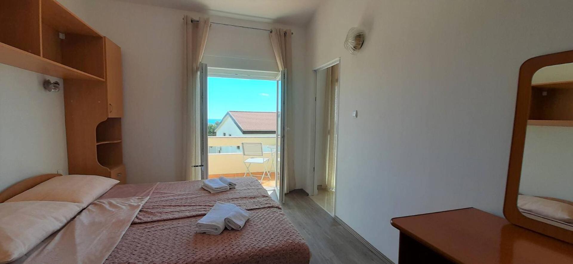 Guest House Helena Close To Beach Krk Town Exterior foto